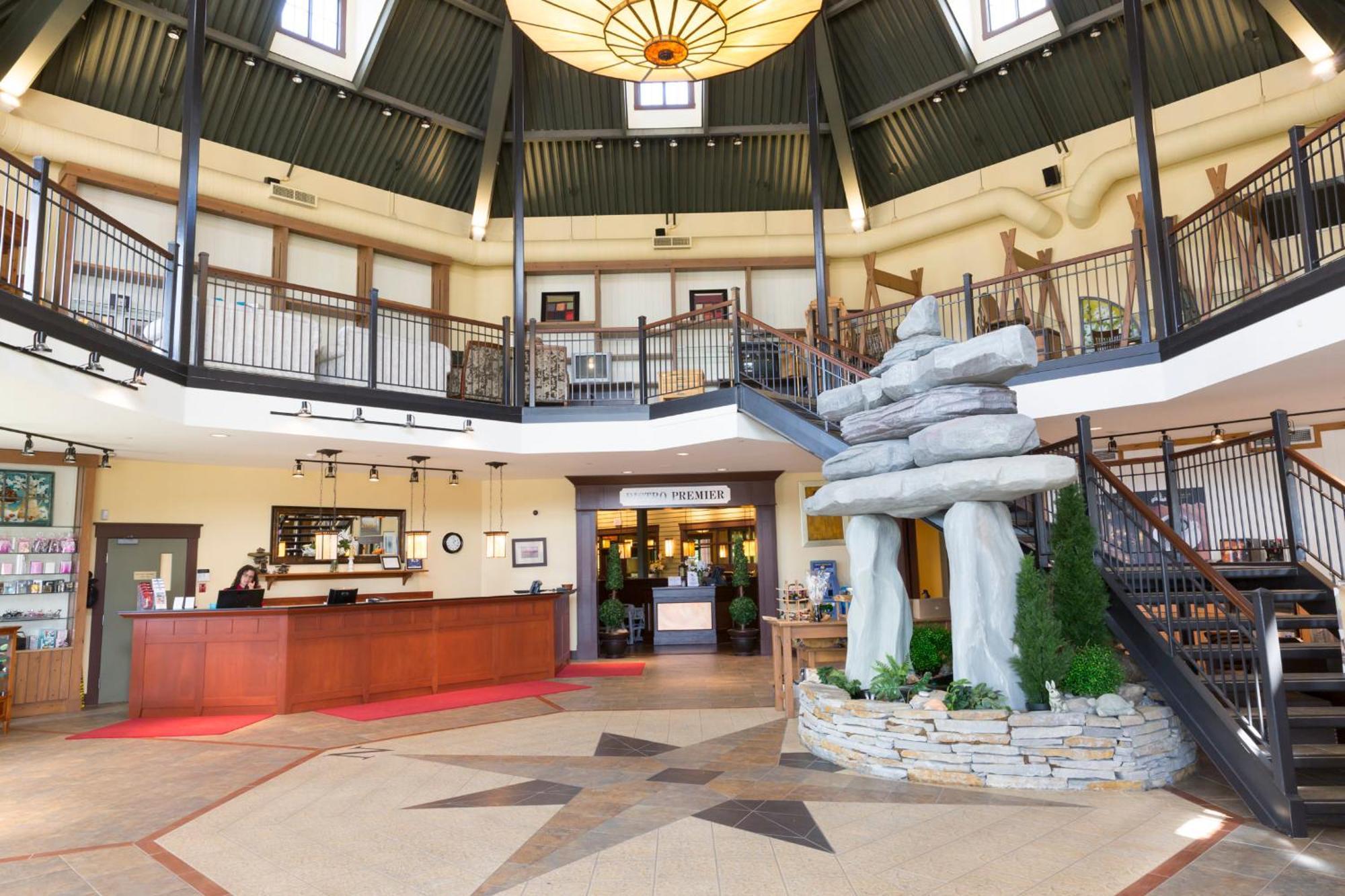Hotel St-Bernard Saint-Bernard-de-Lacolle Экстерьер фото